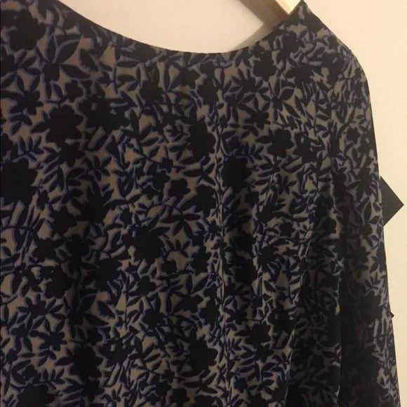 Patterned Dress - Picture 6 of 7